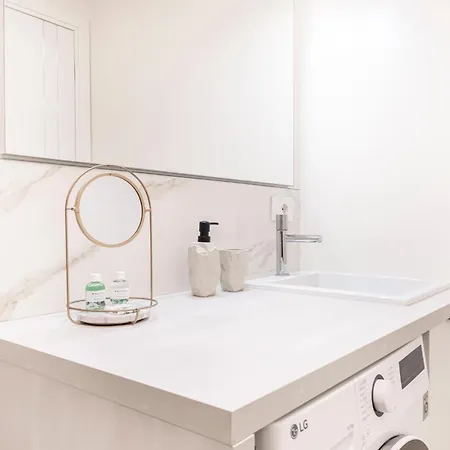 Easylife - Design And Relax In The Heart Of Apartment