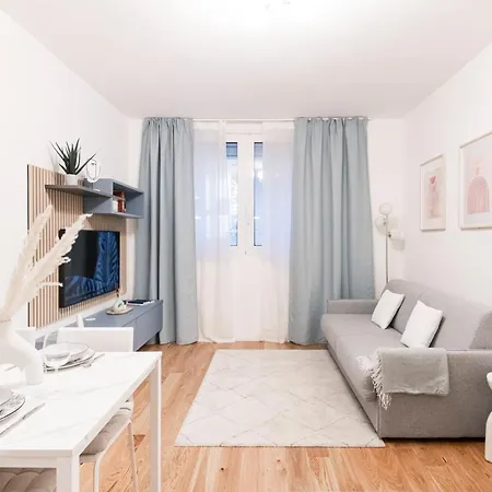 Easylife - Design And Relax In The Heart Of *
